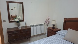 Dormitorio completo: Cabecero, 2 mesillas, aparado