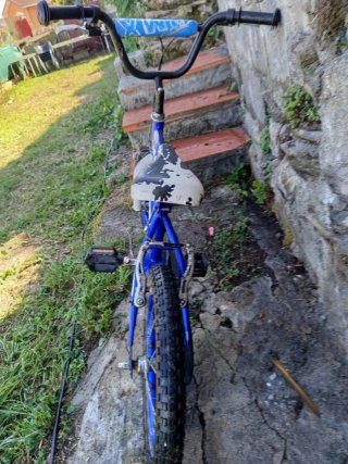 Bicicleta BMX infantil azul