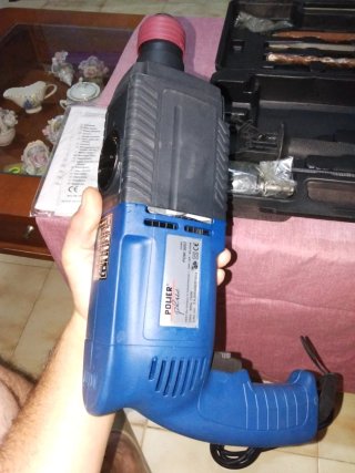 Taladro percutor y cincel 750W Power Plus