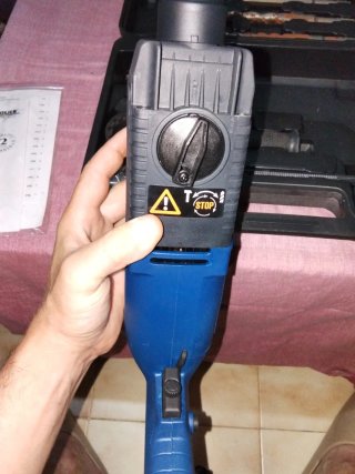 Taladro percutor y cincel 750W Power Plus