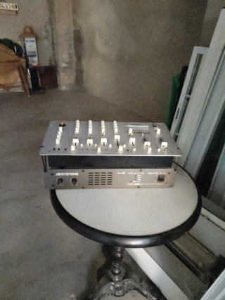 4 Altavoces 300W + Amplificador