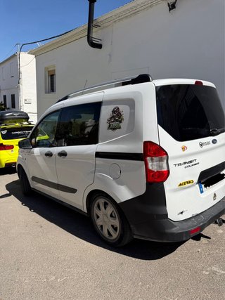 Ford Transit Courier 2015
