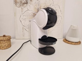Cafetera Dolce Gusto Blanca y Negra