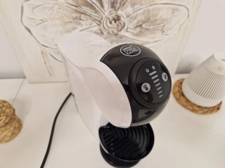 Cafetera Dolce Gusto Blanca y Negra