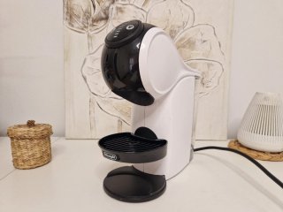 Cafetera Dolce Gusto Blanca y Negra