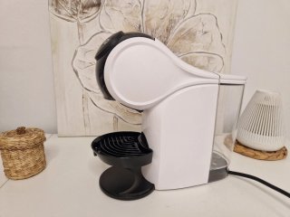 Cafetera Dolce Gusto Blanca y Negra