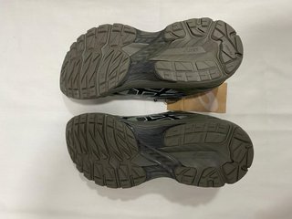 Bambas Asics Gel-Terrain Verde Militar, a estrenar