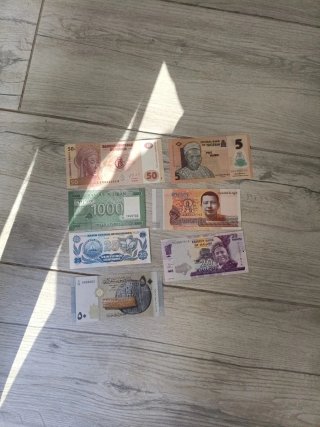 Lote 7 billetes internacionales
