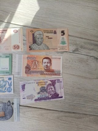 Lote 7 billetes internacionales