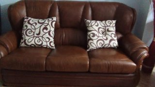 Sofá de 3 plazas y 2 sillones individual de piel