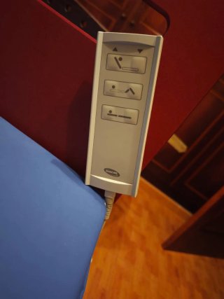 Cama ortopédica Invacare + colchón antiescaras