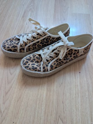 Zapatillas con estampado de leopardo
