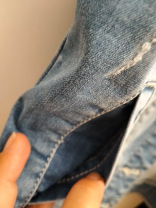 Gilet in jeans con pizzo e perle