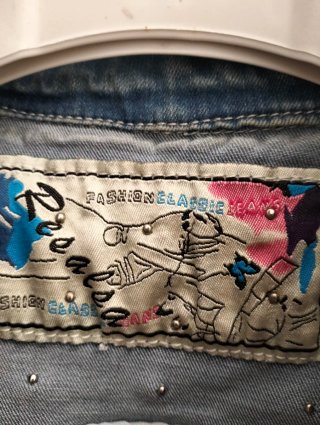 Gilet in jeans con pizzo e perle