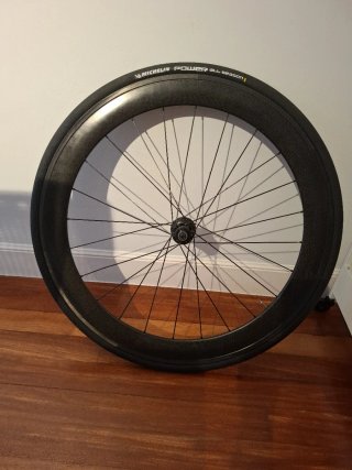 Rueda trasera carbono perfil 50