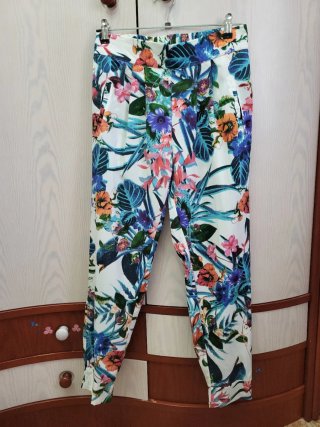 Pantalón fluido estampado floral talla S
