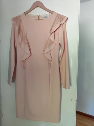 Vestido fiesta color rosa palo.