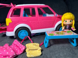 Casa Pinypon + coche + 7 pinypones + accesorios