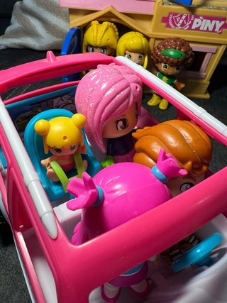 Casa Pinypon + coche + 7 pinypones + accesorios