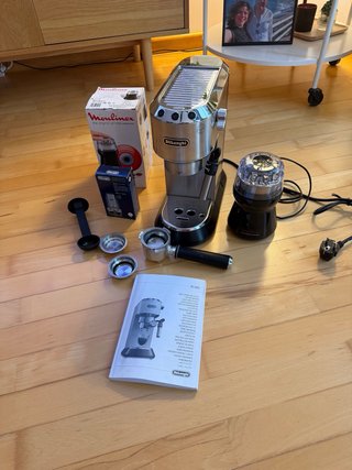 Cafetera DeLonghi Dedica Style EC685