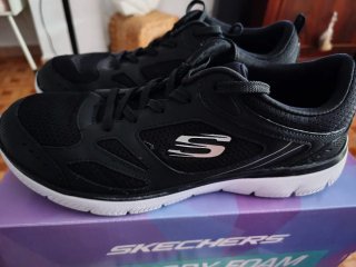 Zapatillas Skechers Negras Nuevas