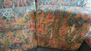 Sofá de tela estampado floral