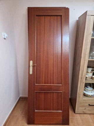 Puerta de madera