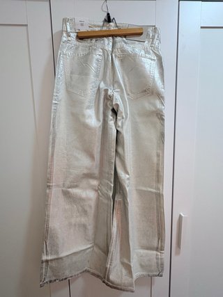 Pantalón plateado metalizado ancho