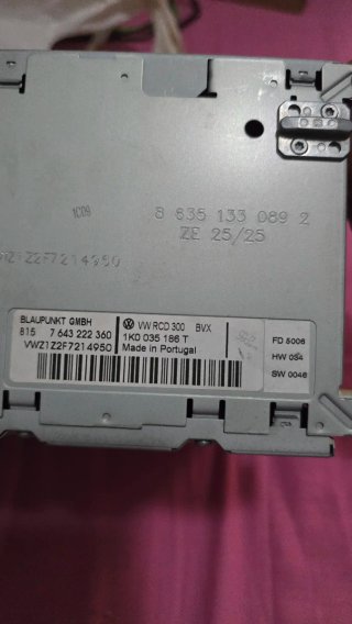 Radio y antena Volkswagen Golf V