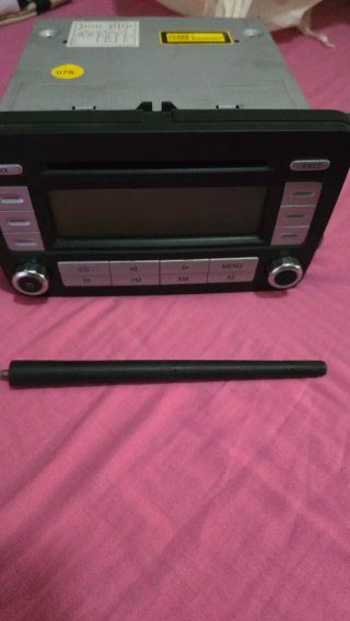 Radio y antena Volkswagen Golf V