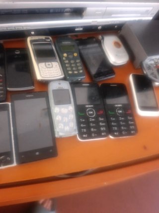 Lote móviles antiguos Alcatel, LG, Nokia, Panasoni