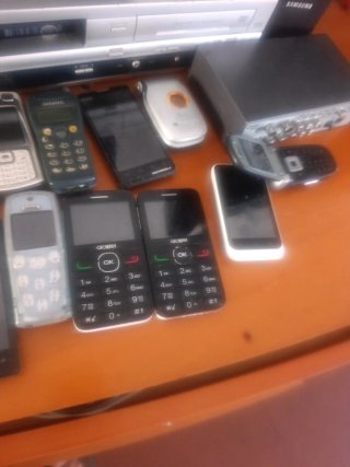 Lote móviles antiguos Alcatel, LG, Nokia, Panasoni