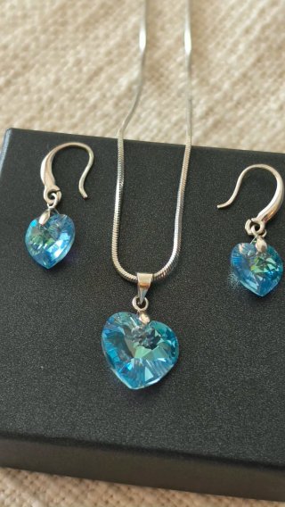 Colgante y pendientes conjunto