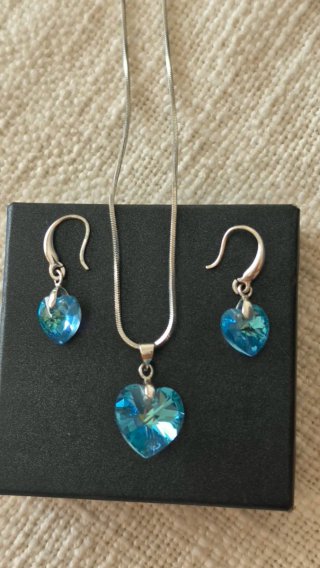 Colgante y pendientes conjunto