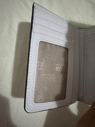 Monedero Michael Kors MK Blanco y Dorado