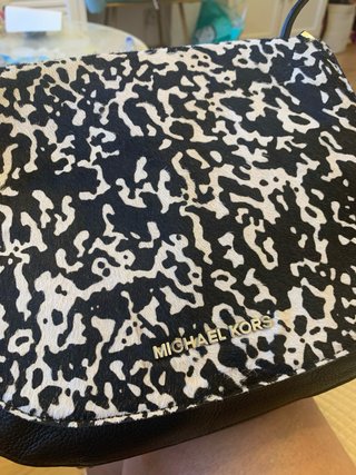 Bolso Michael Kors Piel Negro y Estampado