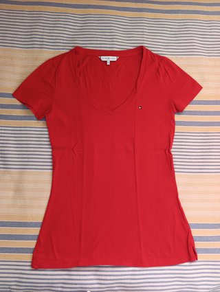 Camiseta Tommy Hilfiger de pico Talla XS