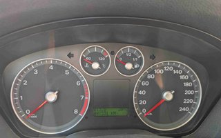 Ford Focus 1.6 Trend 5p gasolina, 97.000km, garaje