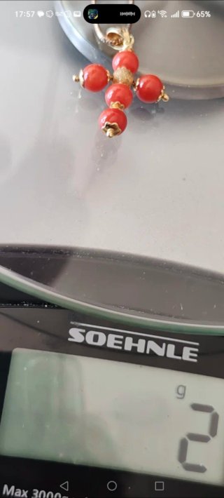 Ciondolo croce corallo e oro