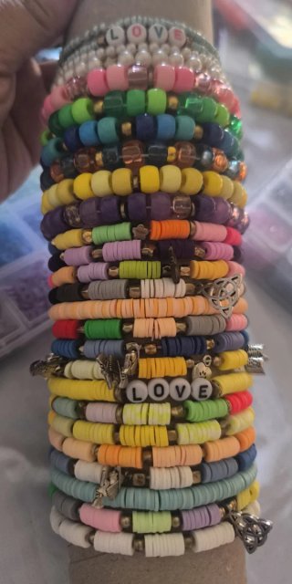 Pulseras de arcilla polimérica multicolor