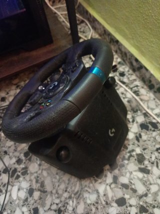Volante Logitech G923 + Fuente de alimentación