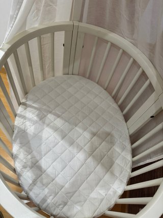 Cuna Stokke Sleepi Ovalada con Ruedas
