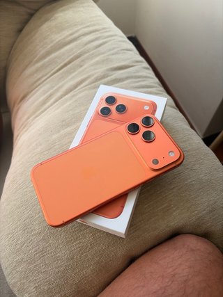 iPhone 14 Pro Max Naranja Casi Nuevo