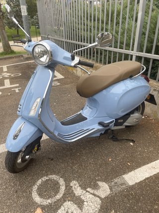 Vespa Azul Marrón Scooter