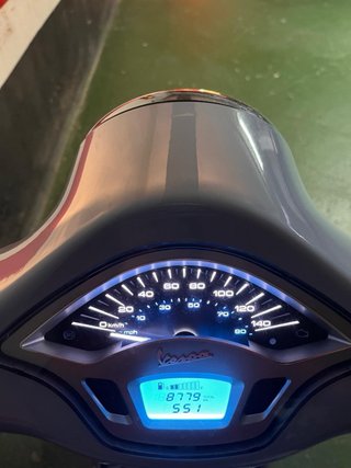 Vespa Azul Marrón Scooter