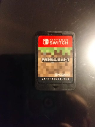 Nintendo Switch Azul y Amarillo + Juego
