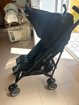 Silla de paseo Cybex azul y negra