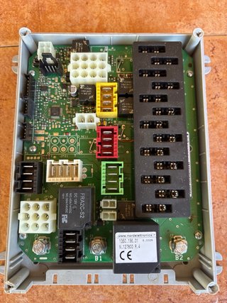 Distribuidor 12V Autocaravana Nordelettronica