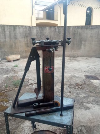 Desmontadora de neumáticos DUQUESNE M33/5