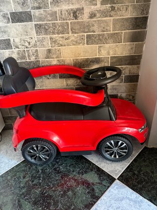 Cochecito para bebé rojo